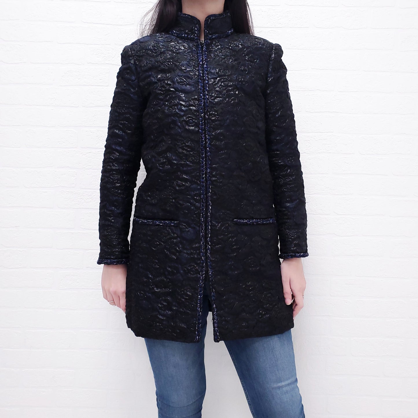 CHANEL BLACK & NAVY JACQUARD COAT - SIZE 40