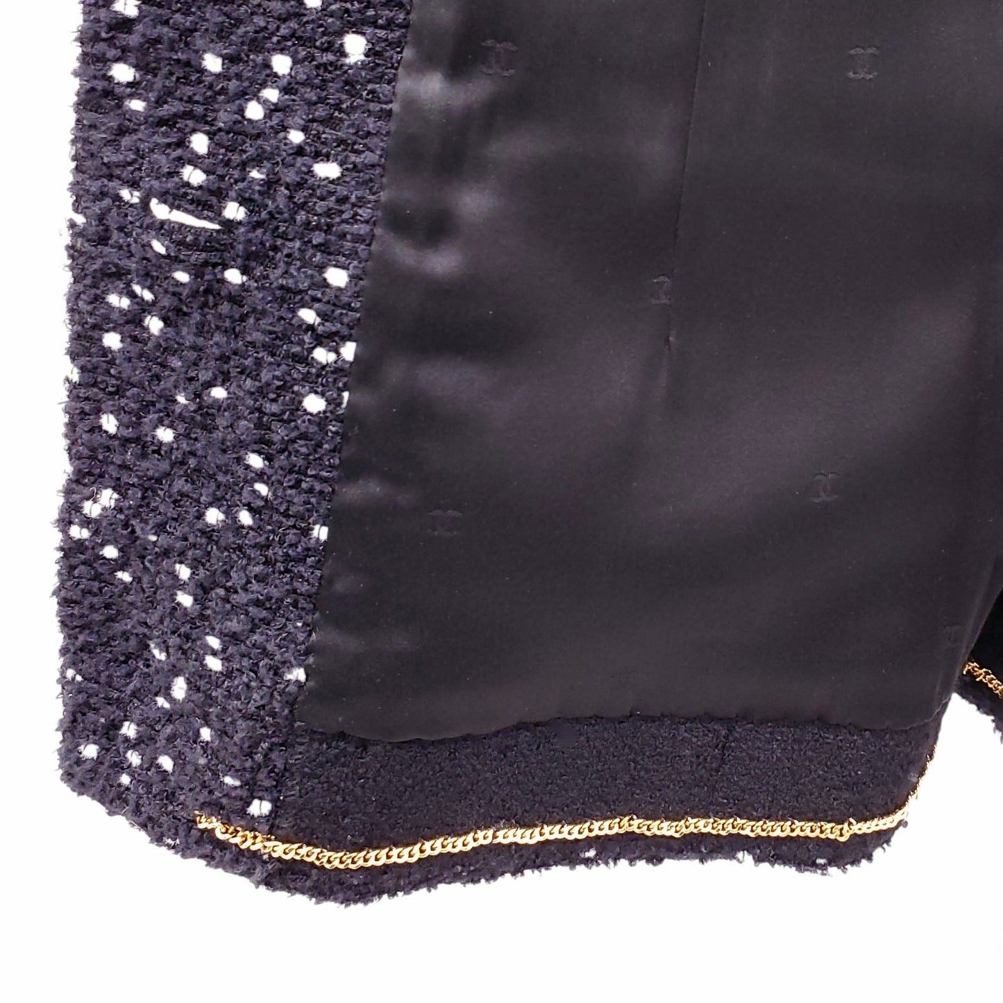 CHANEL F/W 1995 BLACK AND WHITE TWEED JACKET WITH LOGO BUTTONS - SIZE 40