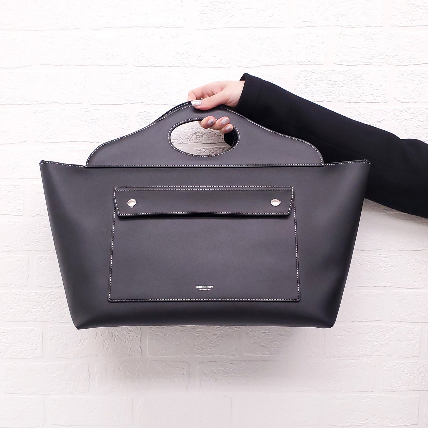 BURBERRY BLACK LEATHER POCKET SATCHEL TOTE