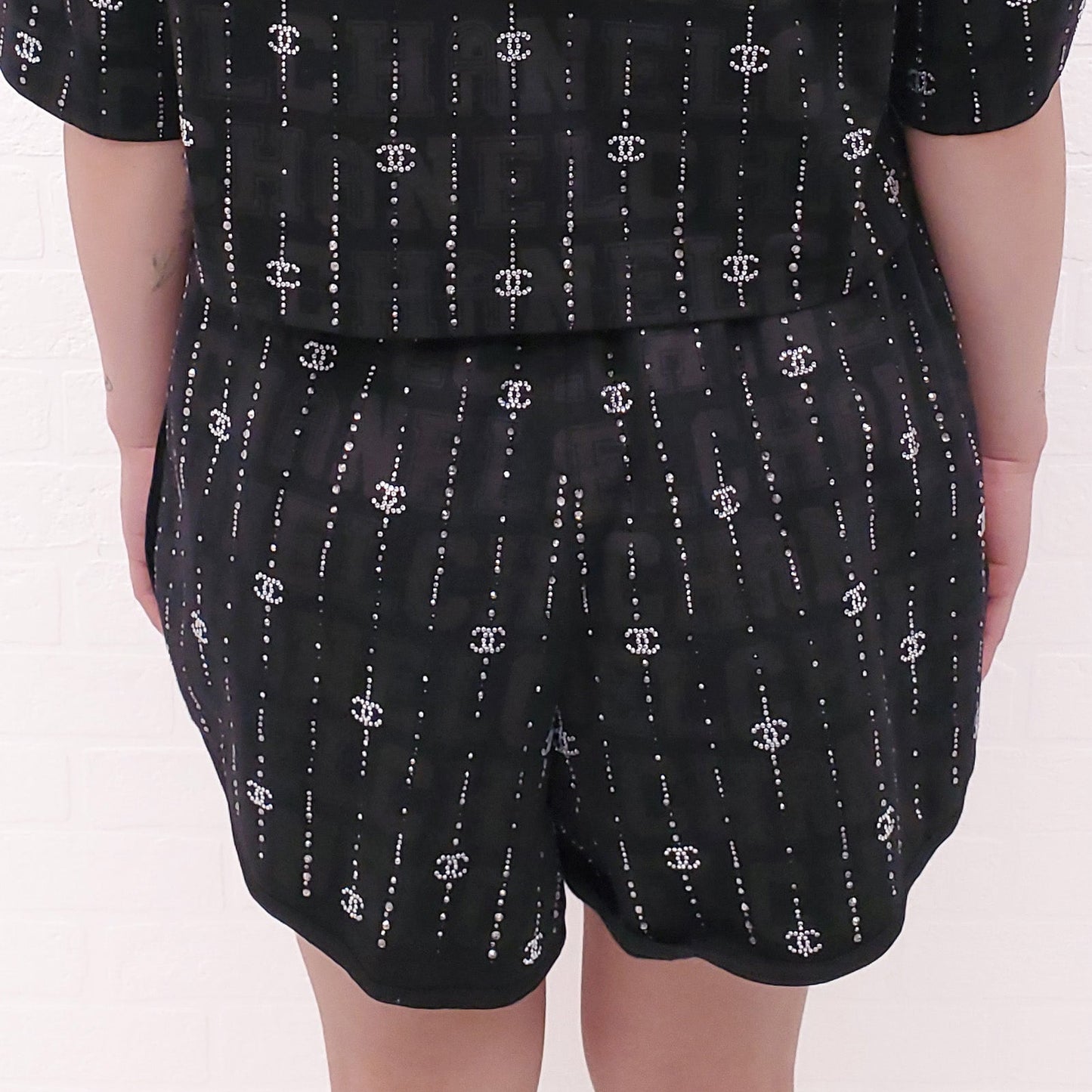 CHANEL 2023 CRUISE COLLECTION BLACK LOGO SHORTS WITH CRYSTAL DETAIL - SIZE 38