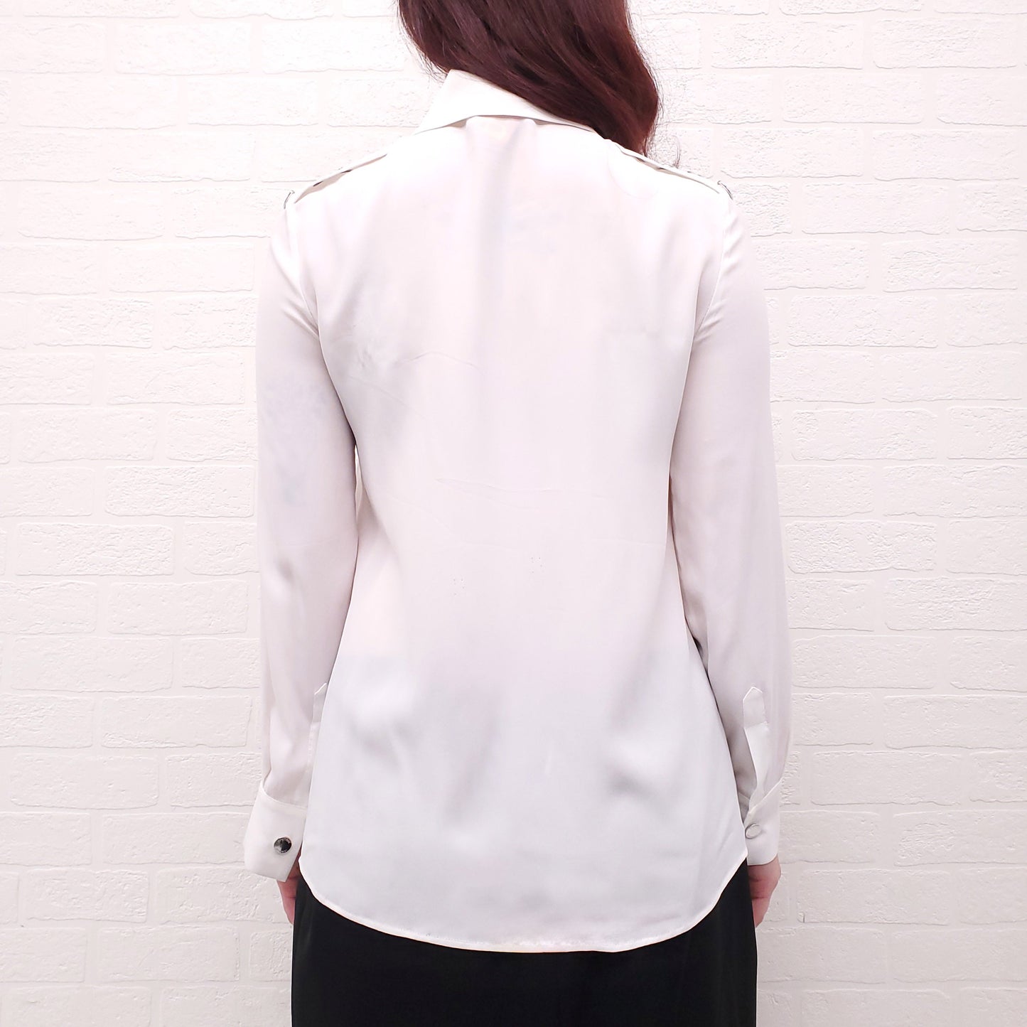 MOSCHINO BOUTIQUE WHITE BLOUSE WITH CHAIN DETAIL - SIZE 4