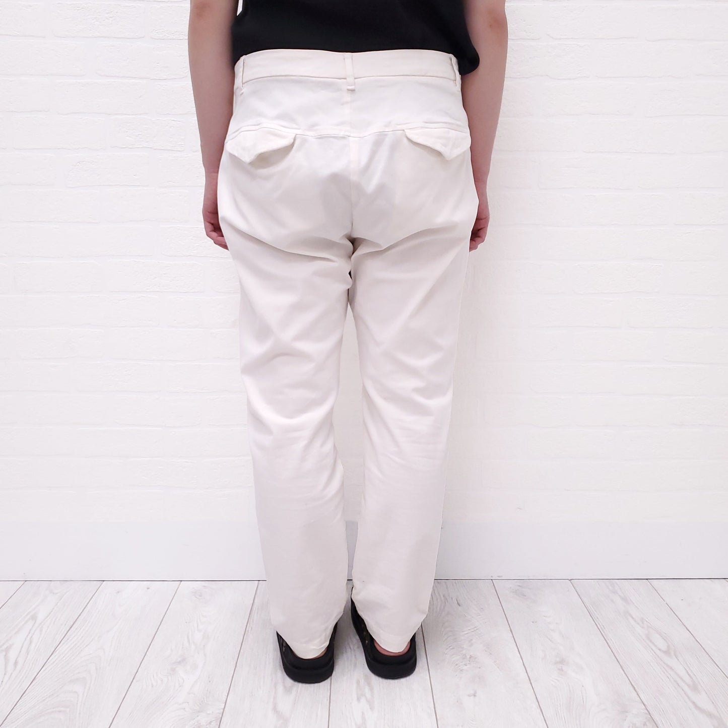 NILI LOTAN WHITE 'TEL AVIV' PANTS - SIZE 8