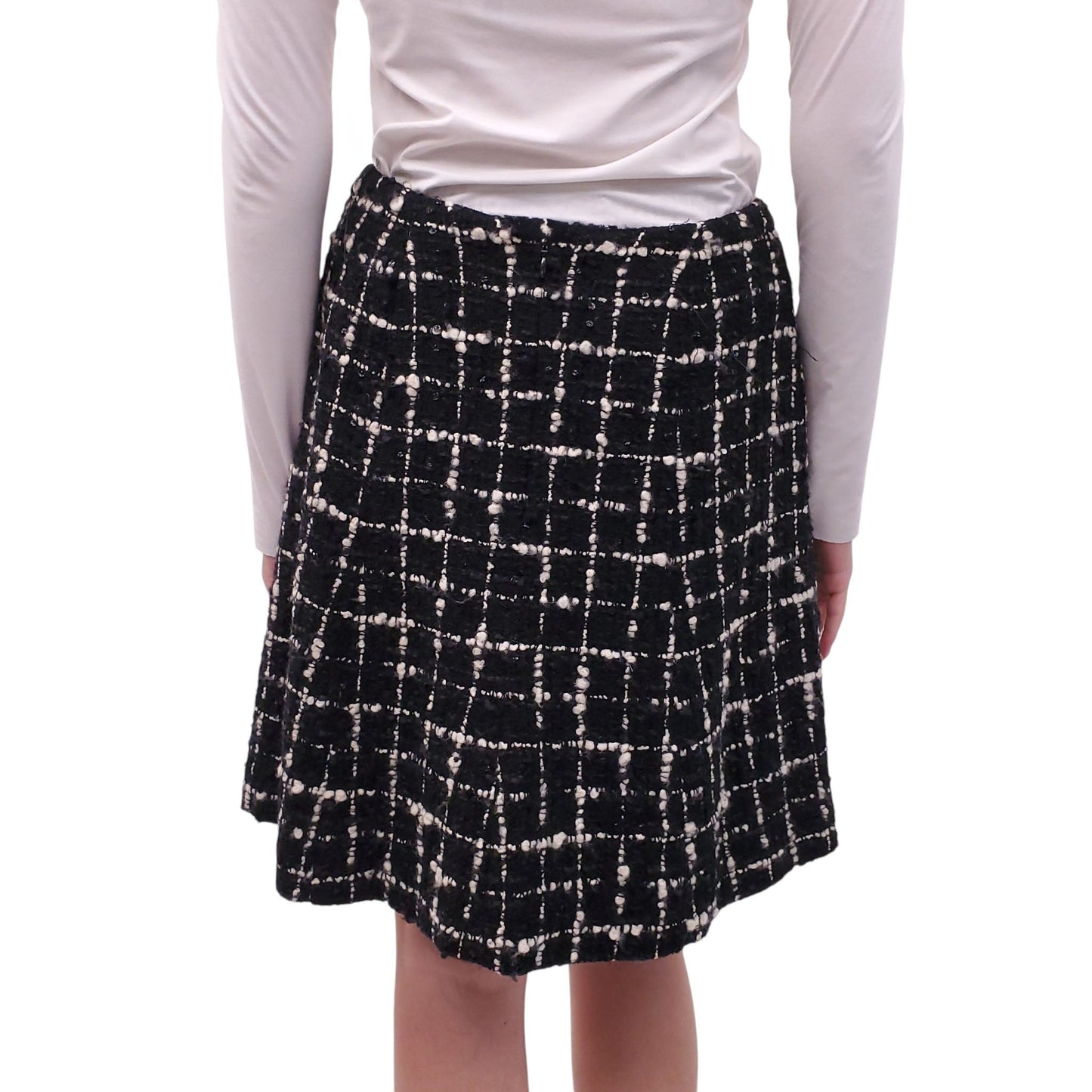 CHANEL CRUISE 2003 BLACK AND WHITE HOUNDSTOOTH TWEED SUIT WITH SEQUIN DETAILS - SIZE 40