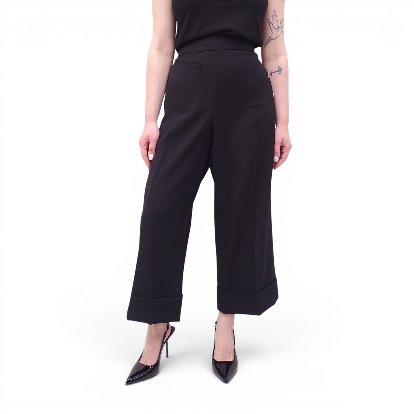 CHANEL VINTAGE BLACK TROUSERS WITH GOLD LOGO BUTTONS - SIZE 46