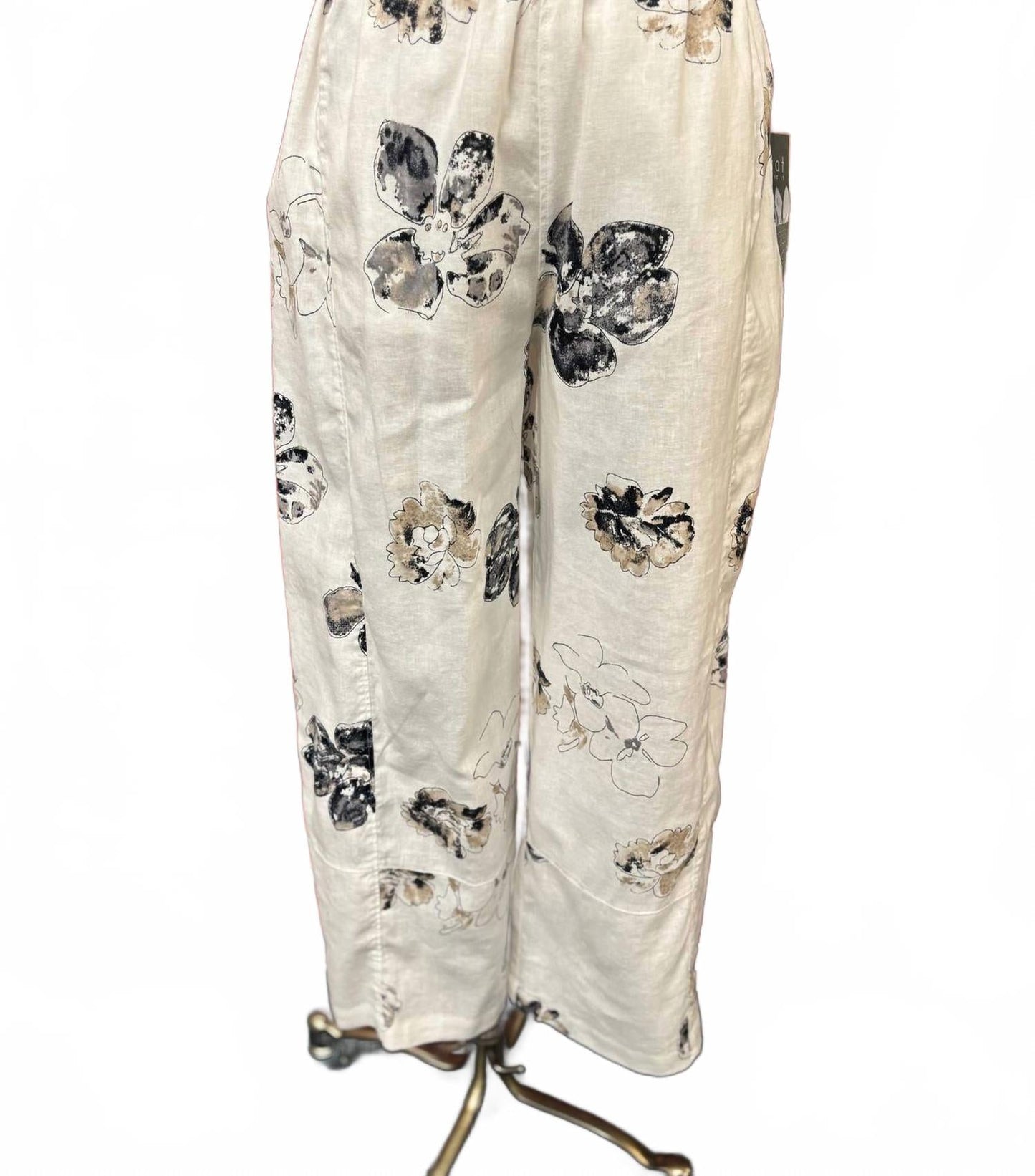 Women's Neutral Bloom Linen Crop Pants In Beige