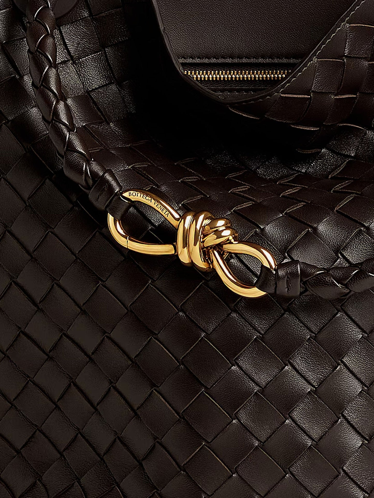Bottega Veneta Women Andiamo Bucket Leather Crossbody Bag With Intrecciato Pattern