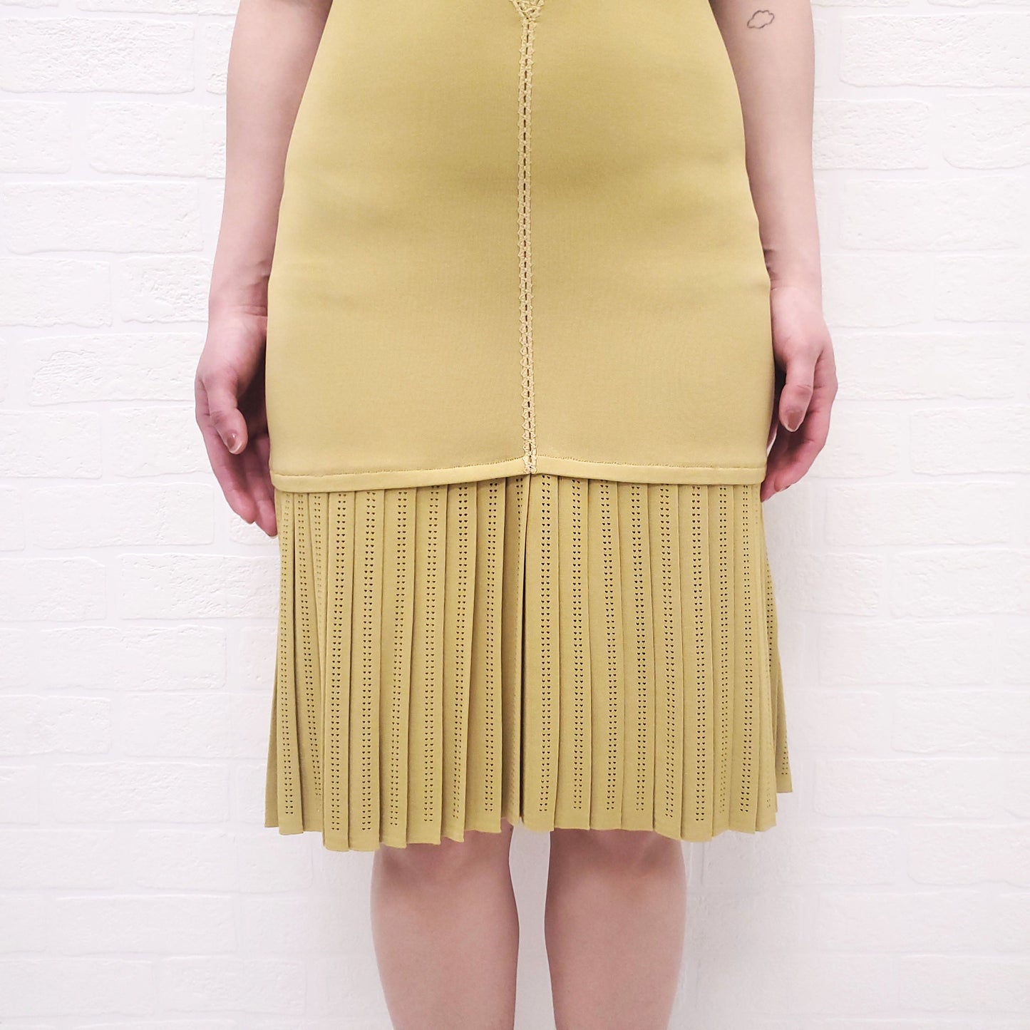 ALAÏA CHARTREUSE FITTED PLEATED DRESS - SIZE 40