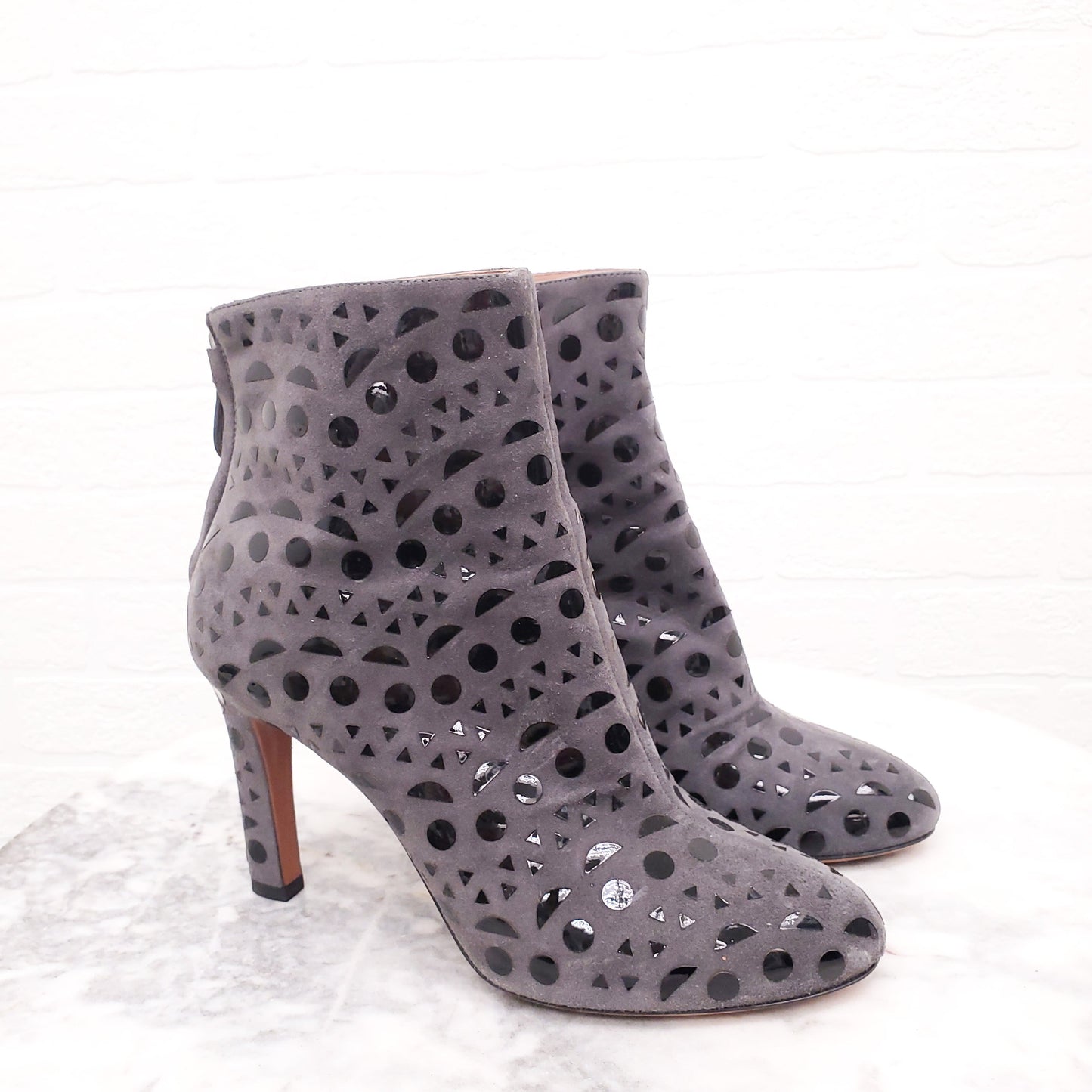 ALAÏA GREY CUT OUT SUEDE BOOTIES - SIZE 38