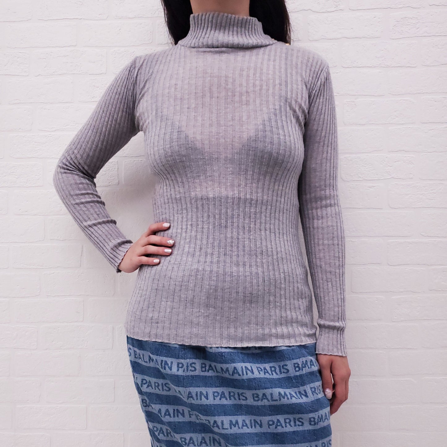 BALMAIN GREY RIBBED LONG SLEEVE WITH GOLD LOGO BUTTONS - SIZE XS