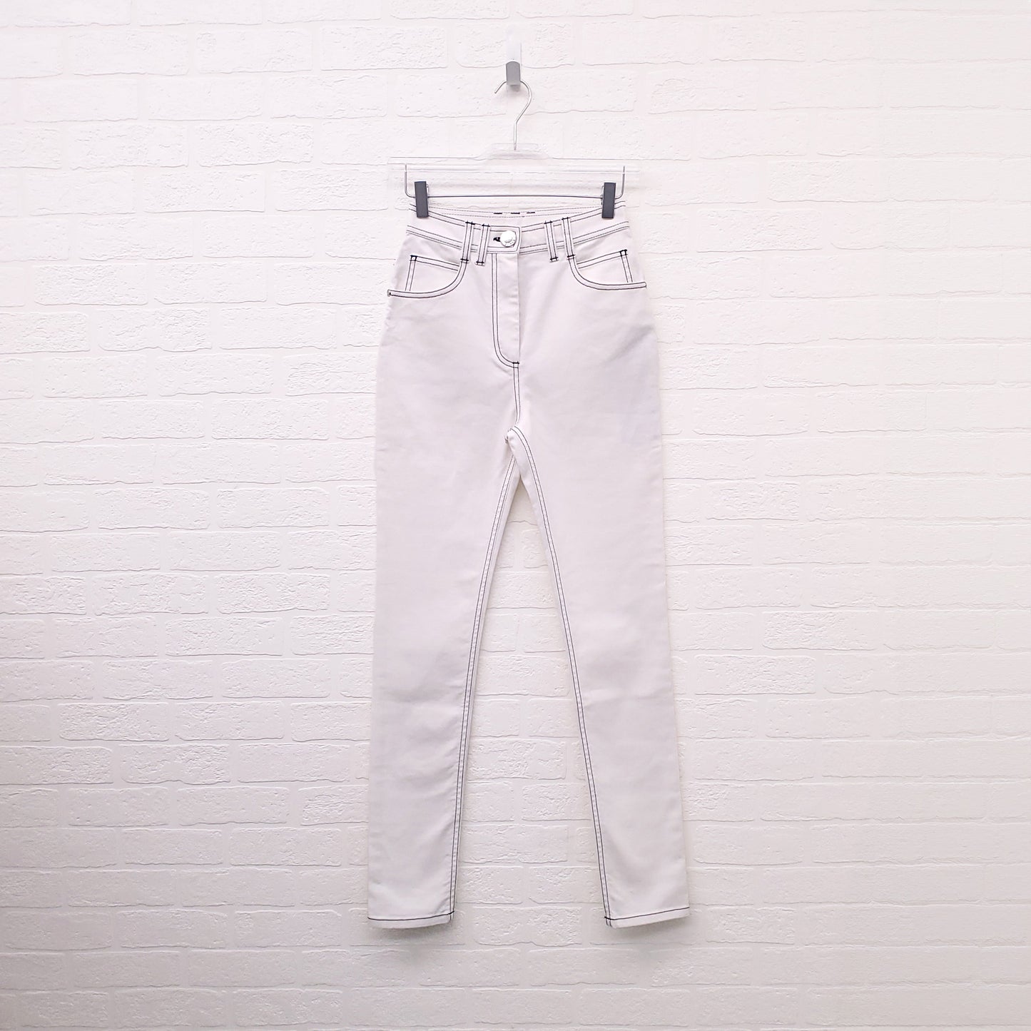 BALMAIN WHITE JEANS WITH BLACK STITCHING - SIZE 34