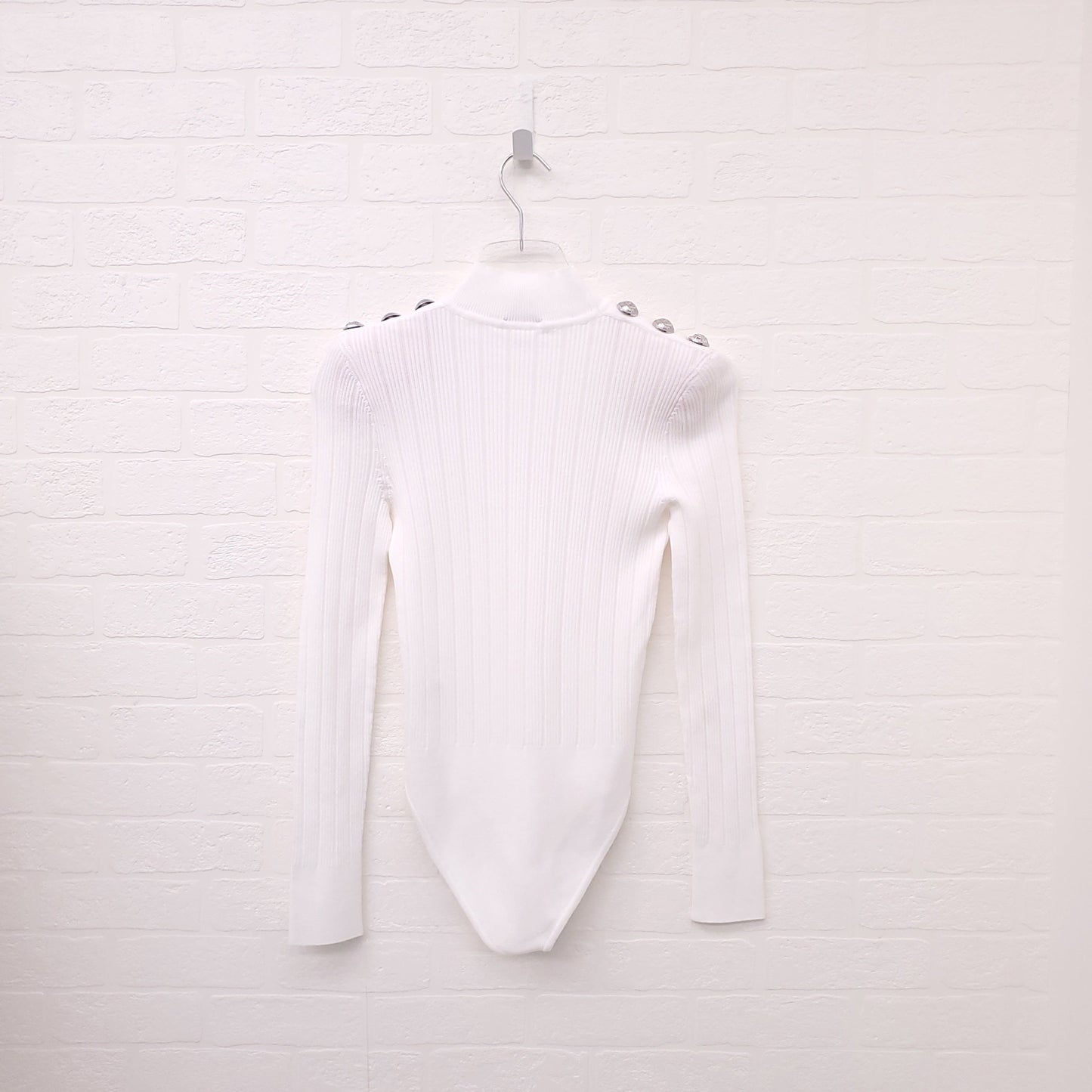 BALMAIN WHITE MOCK TURTLENECK KNIT BODYSUIT WITH SILVER BUTTONS - SIZE 36