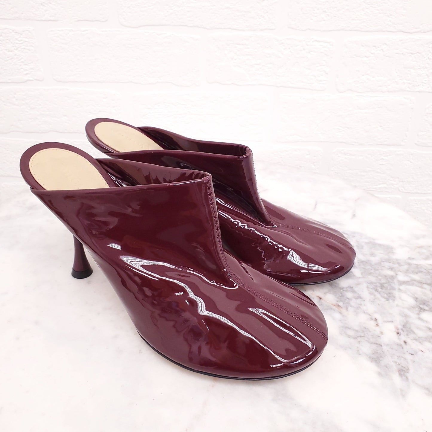 BOTTEGA VENETA PATENT BURGUNDY MULES - SIZE 38.5