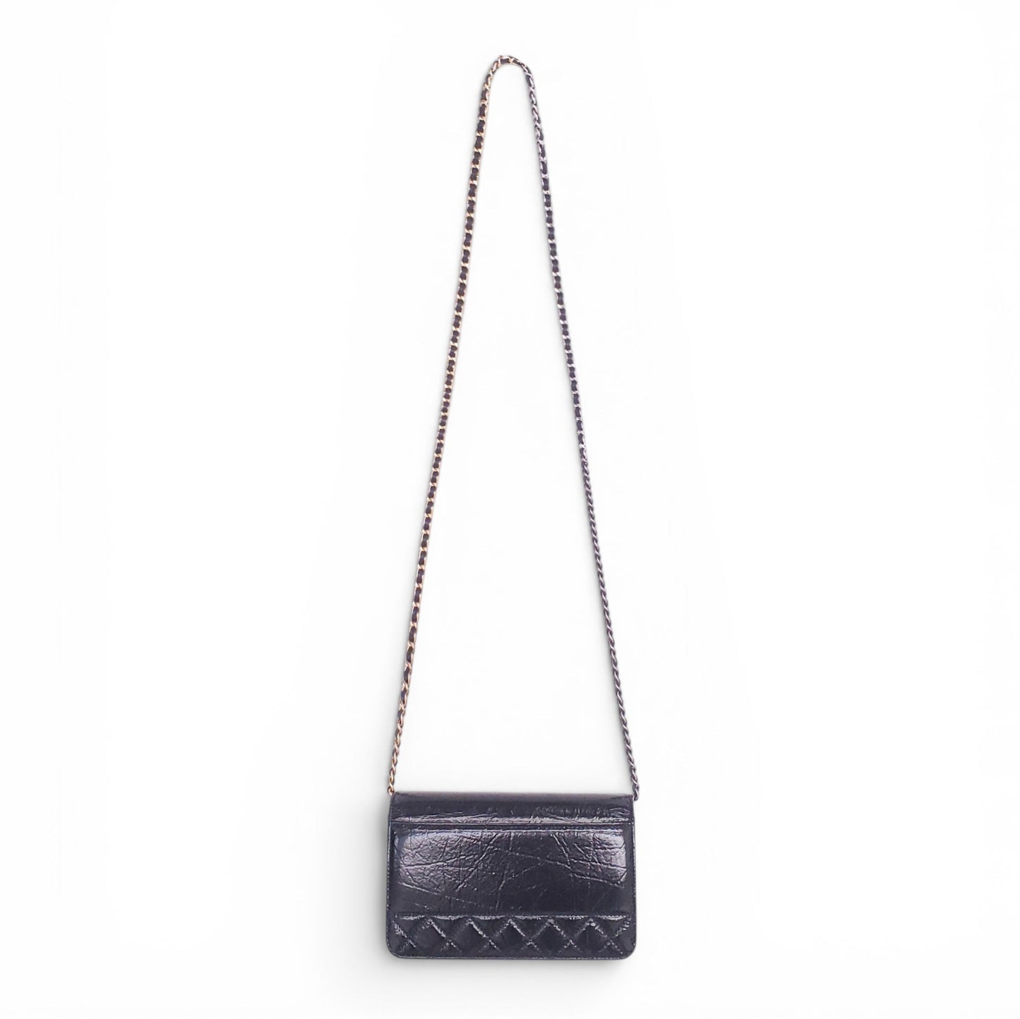 CHANEL BLACK AGED LEATHER WALLET ON MIXED METAL CHAIN