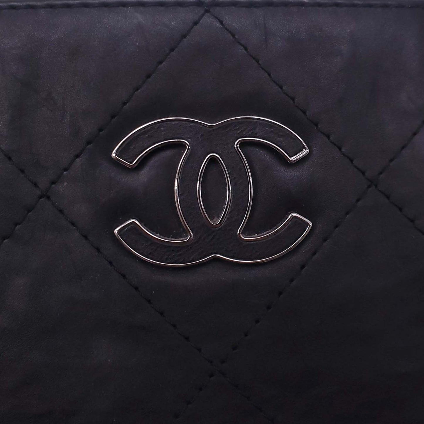 CHANEL BLACK HAMPTONS SHOPPING TOTE BAG