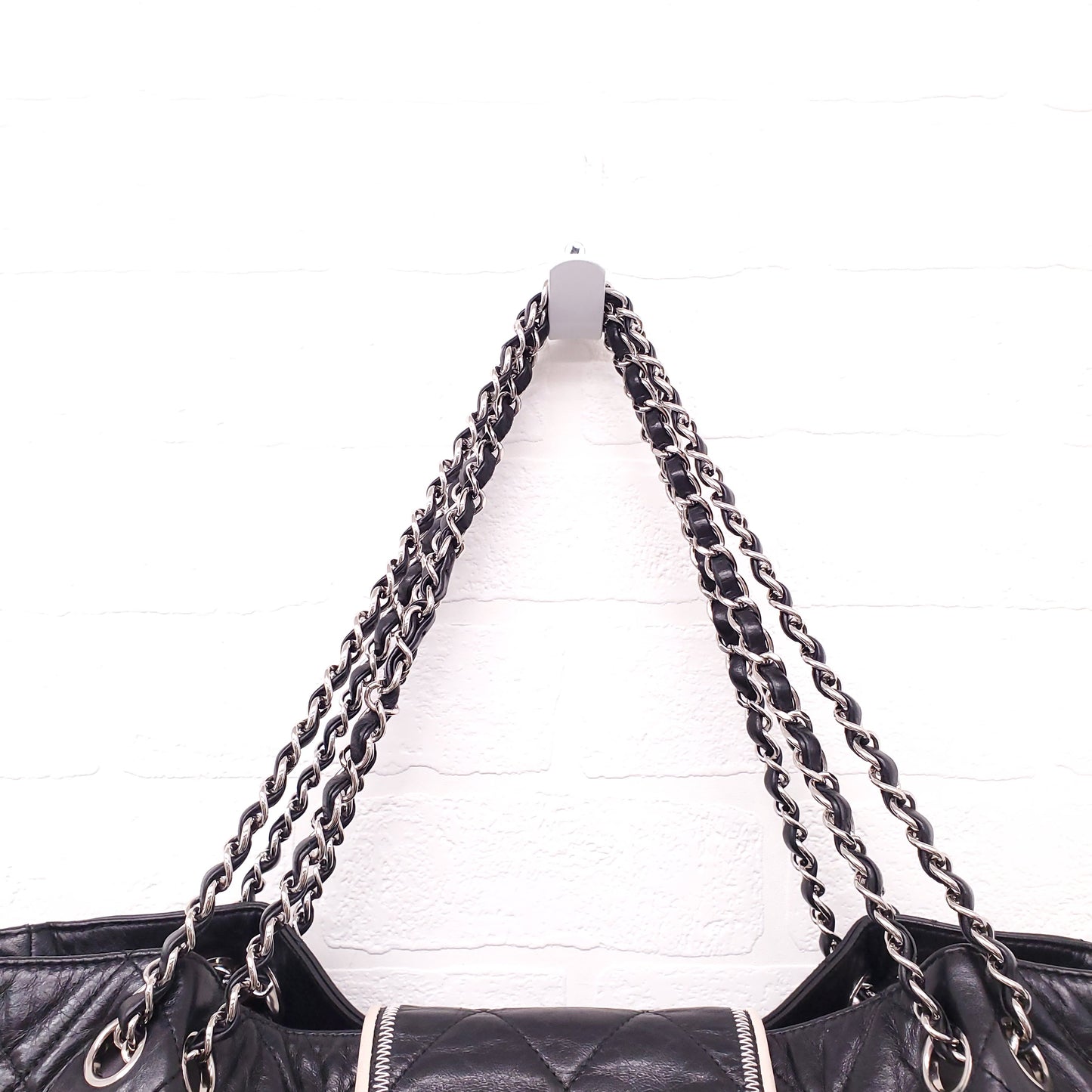 CHANEL BLACK RE-ISSUE CC BLACK TOTE BAG WITH CREAM PIPING