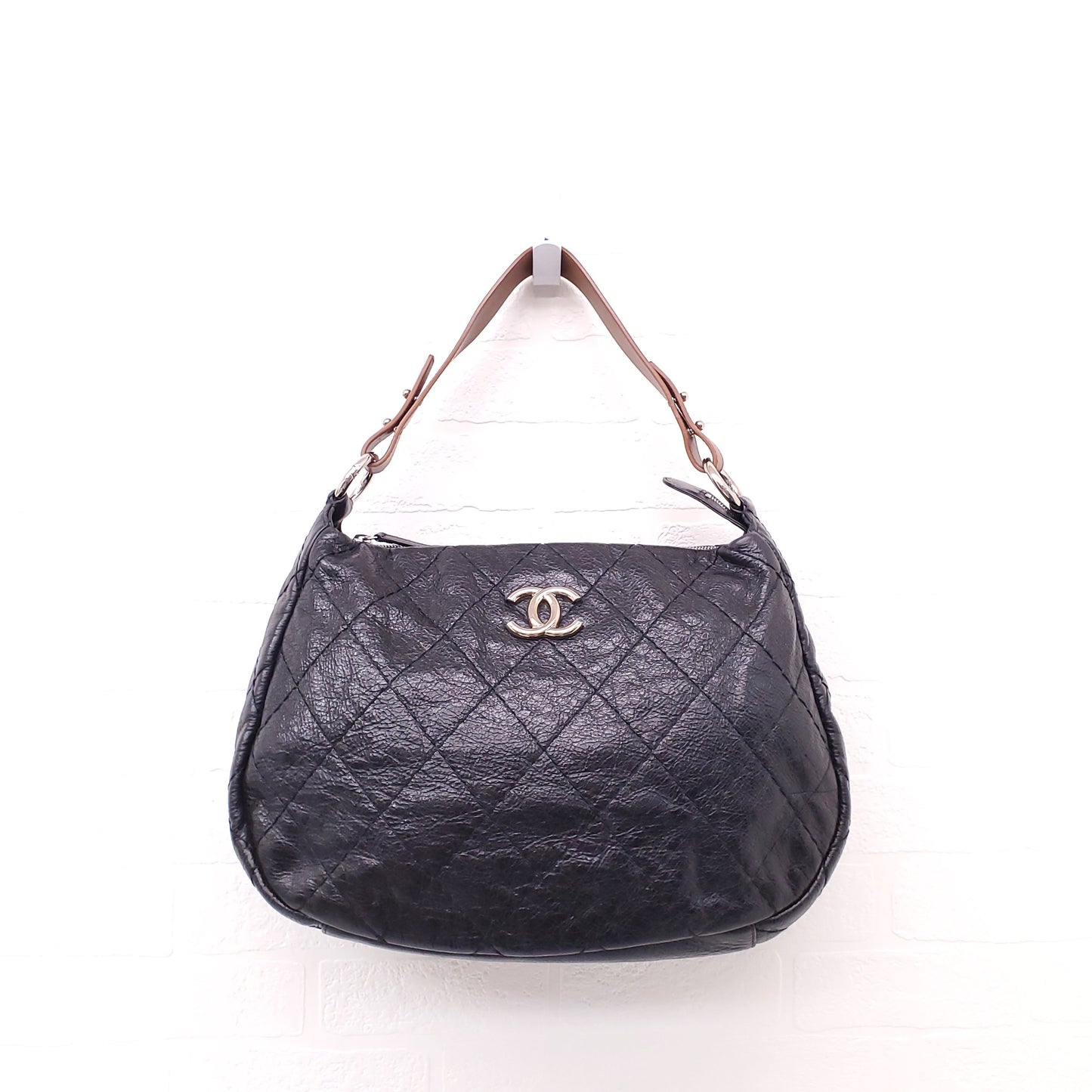 CHANEL BLACK SHOULDER BAG WITH BROWN SHOULDER STRAP