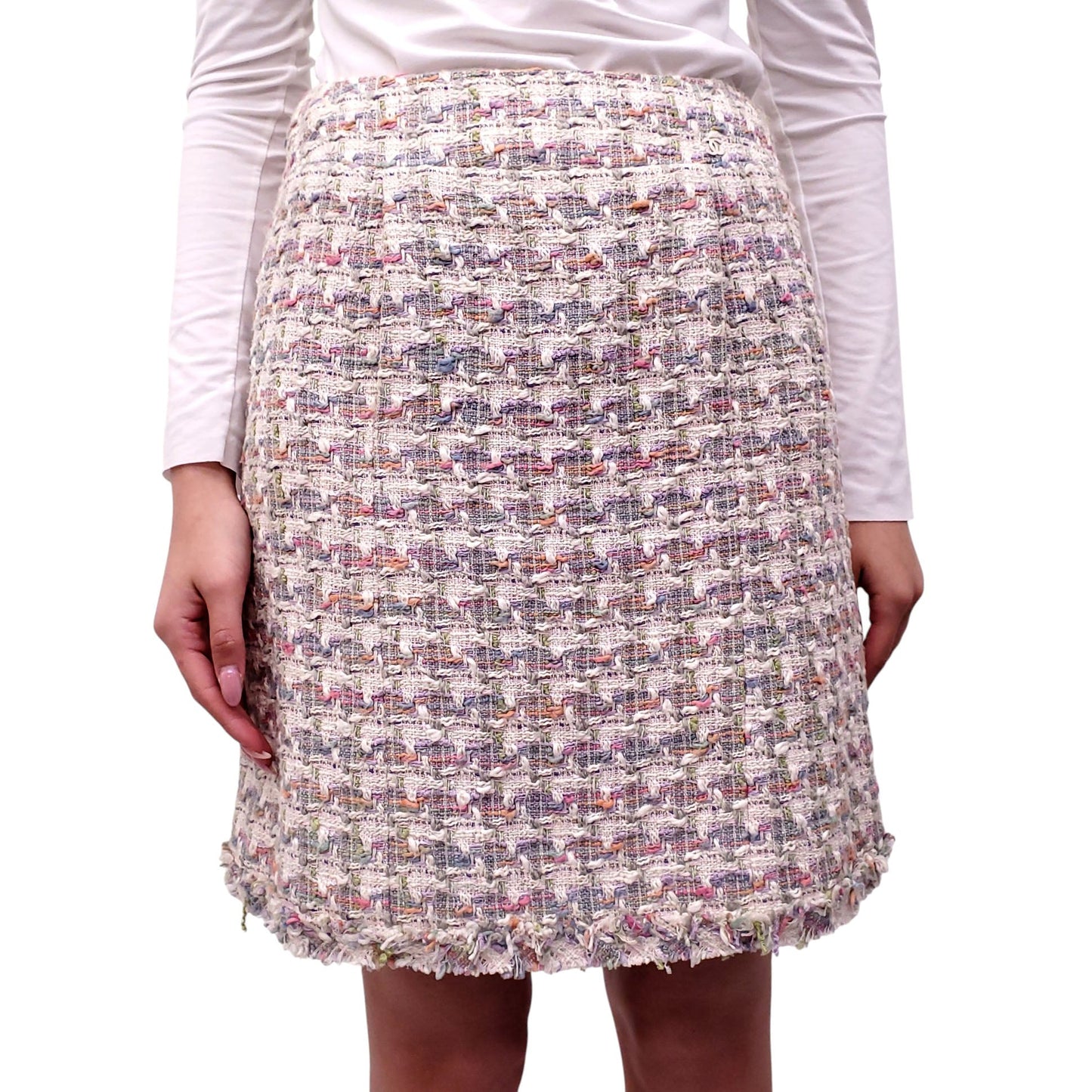 CHANEL CREAM AND MULTI-COLOURED PASTEL TWEED SKIRT WITH LOGO - SIZE 36