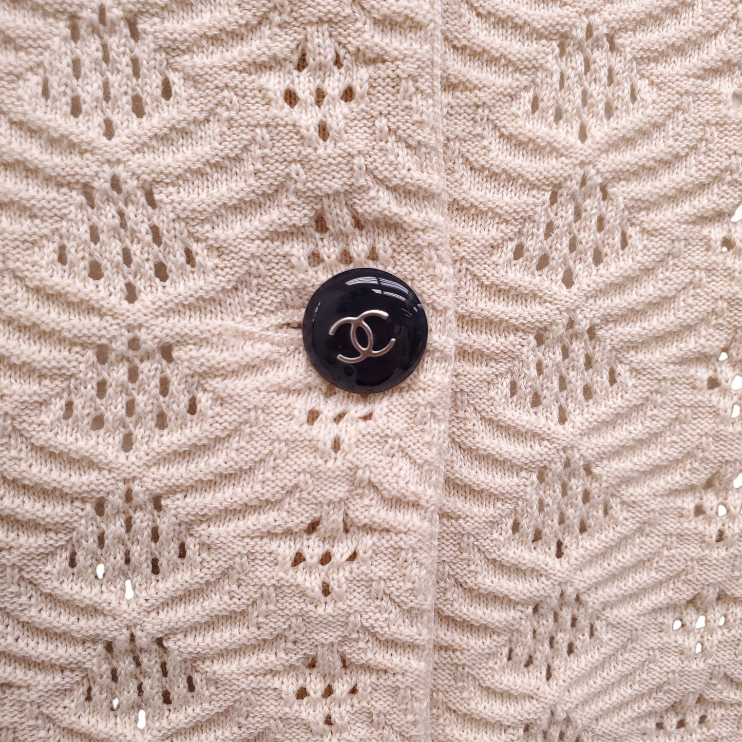 CHANEL CREAM AND NAVY 2-PIECE KNIT SKIRT SET - SIZE 36