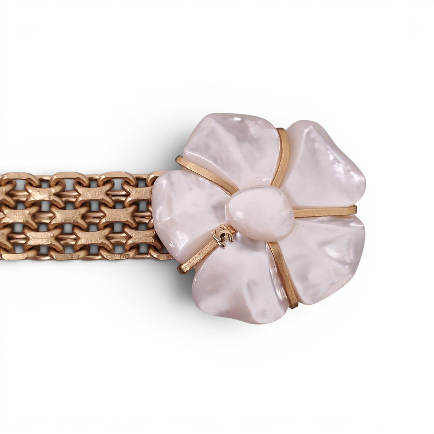 CHANEL GOLD CHAIN BELT WITH MOTHER OF PEARL LOGO FLORAL EMBLEM - SIZE 80