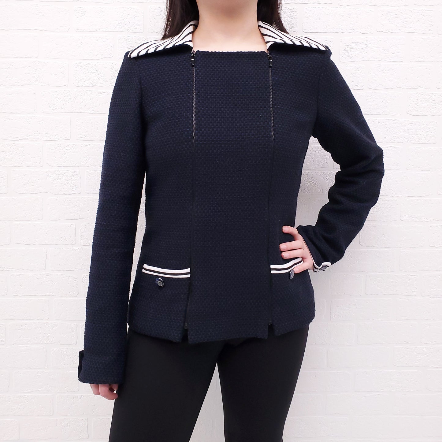 CHANEL NAVY NAUTICAL TWEED BLAZER WITH LOGO BUTTONS - SIZE 40