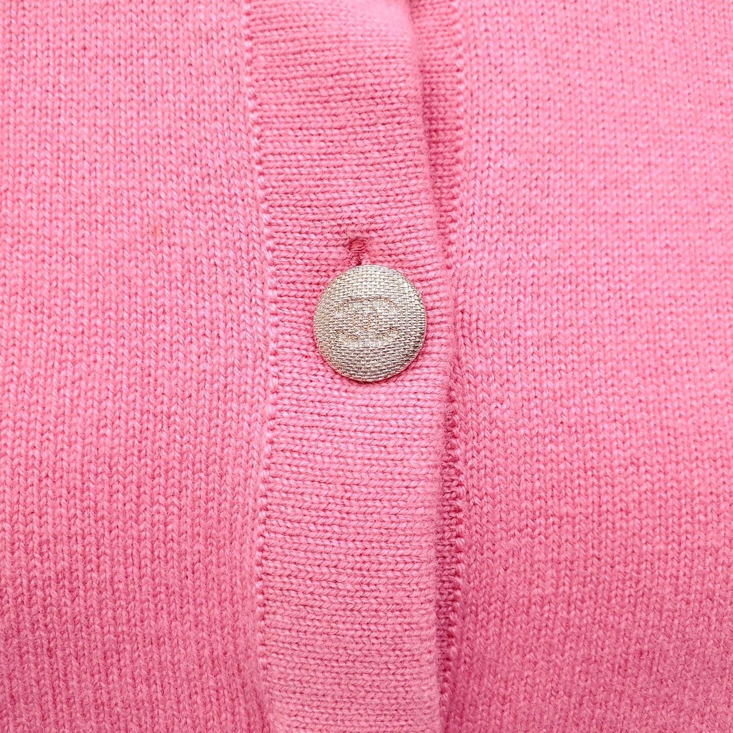 CHANEL PINK CASHMERE CARDIGAN WITH LOGO BUTTONS - SIZE 34