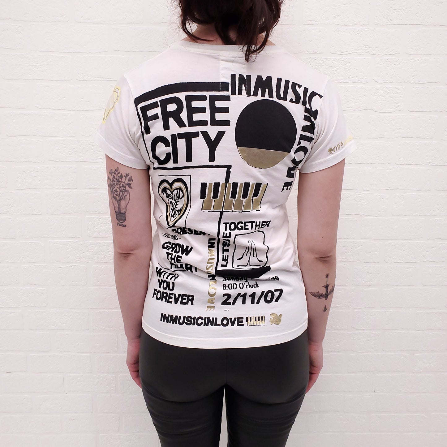 FREE CITY WHITE T-SHIRT - SIZE XS