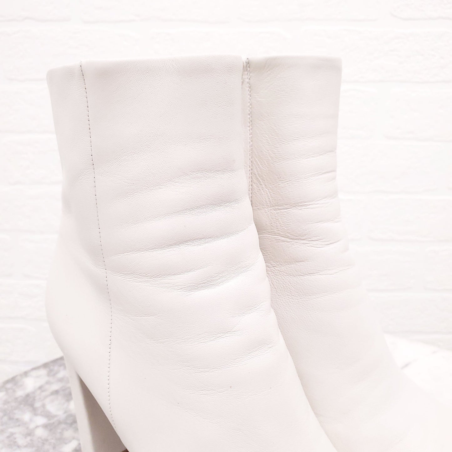 GIANVITO ROSSI CREAM LEATHER BOOTS - SIZE 37.5