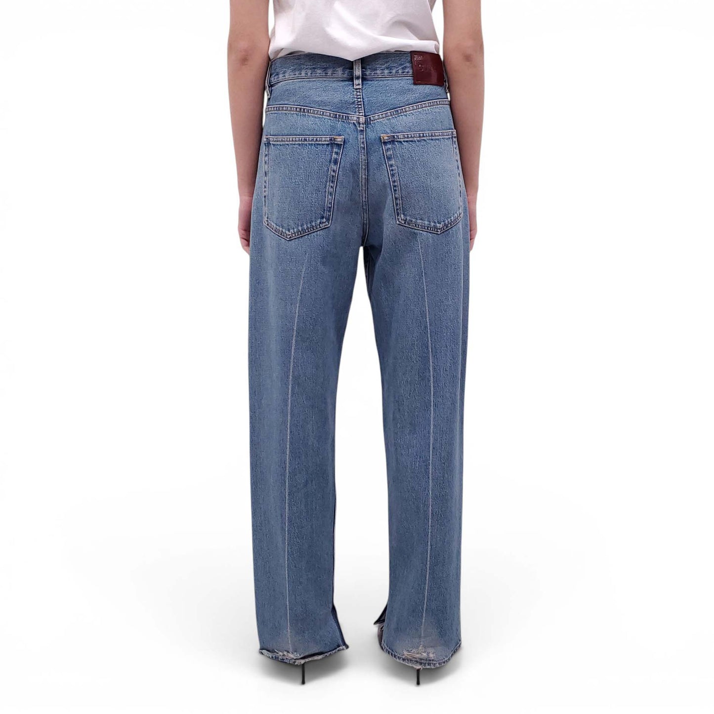 GUCCI MEDIUM WASH BOYFRIEND JEANS - SIZE 25