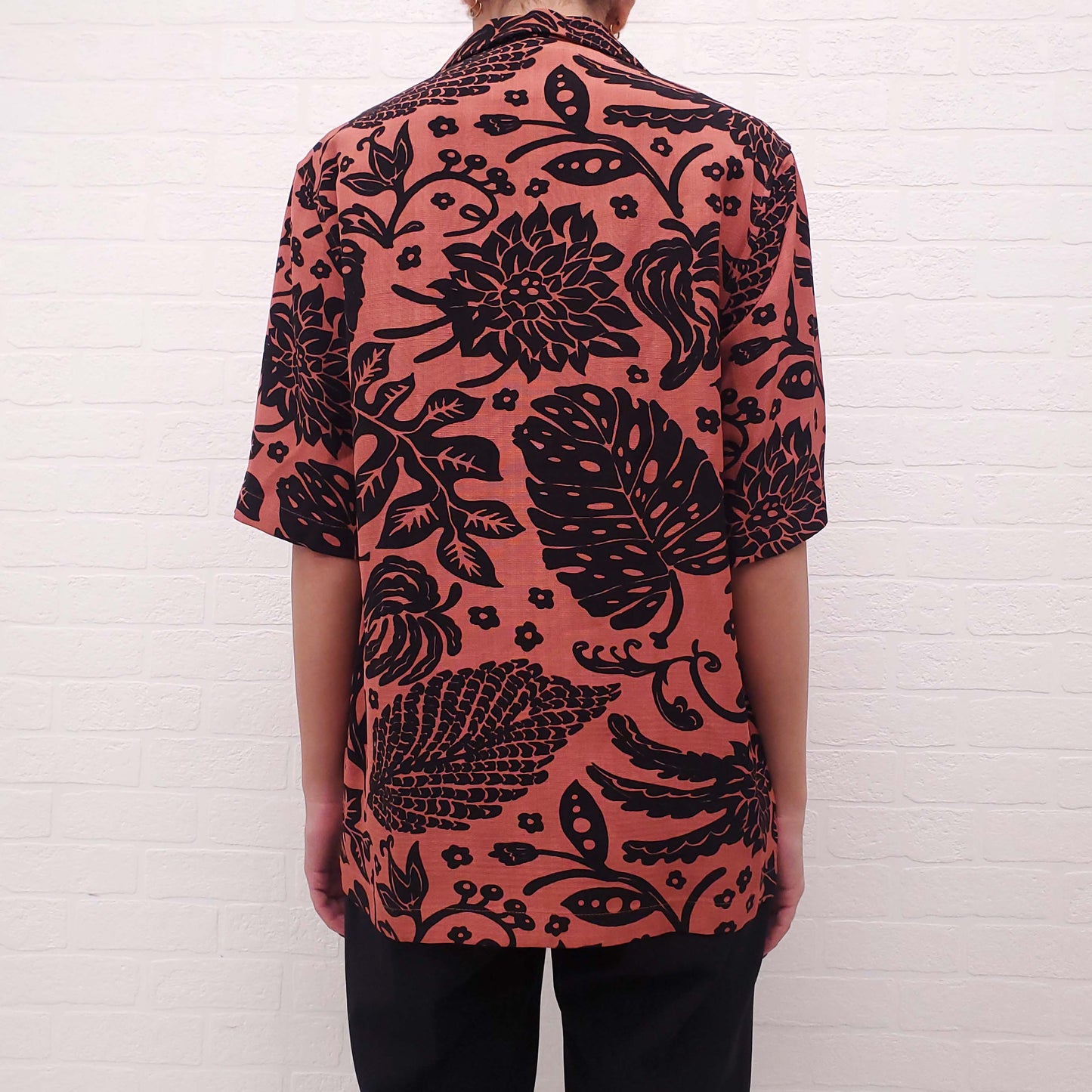 JIL SANDER UNISEX BURNT ORANGE AND BLACK PATTERNED HAWAIIAN SHIRT - SIZE 34