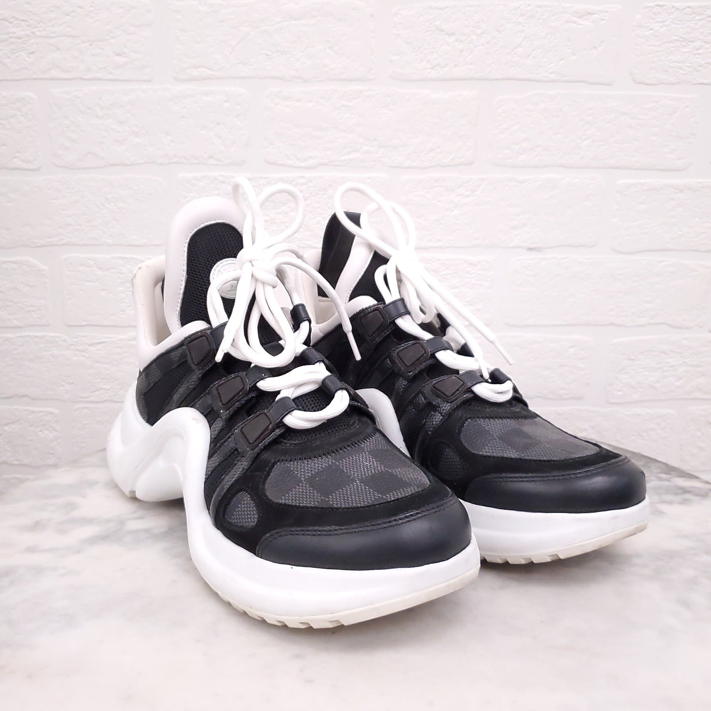 LOUIS VUITTON BLACK 'ARCHLIGHT' DAMIER LOGO SNEAKERS - SIZE 37.5