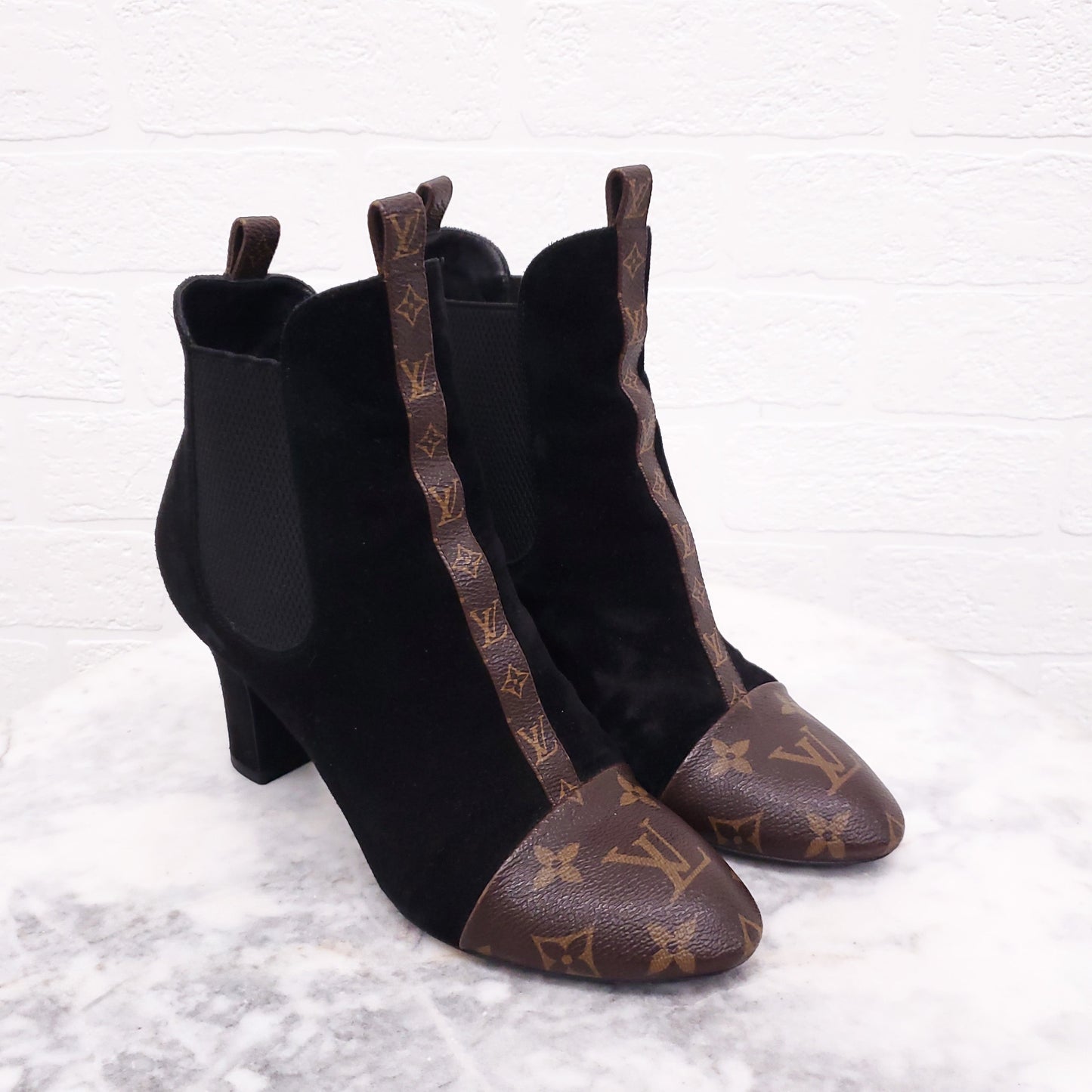 LOUIS VUITTON SUEDE LOGO BOOTS - SIZE 37