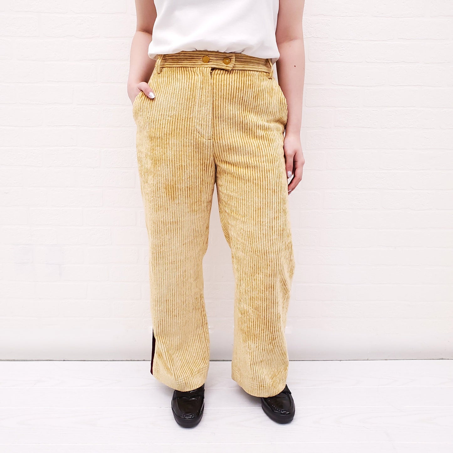 MONCLER CORDUROY STRIPE PANTS WITH LOGO POCKET - SIZE 42