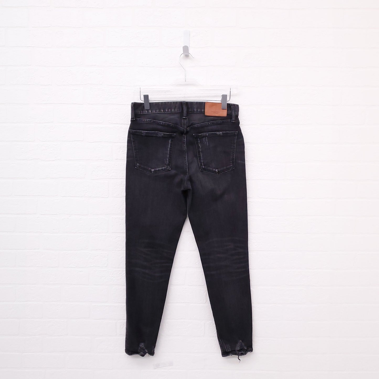 MOUSSY DISTRESSED DARK GREY DISTRESSED JEANS - SIZE 26