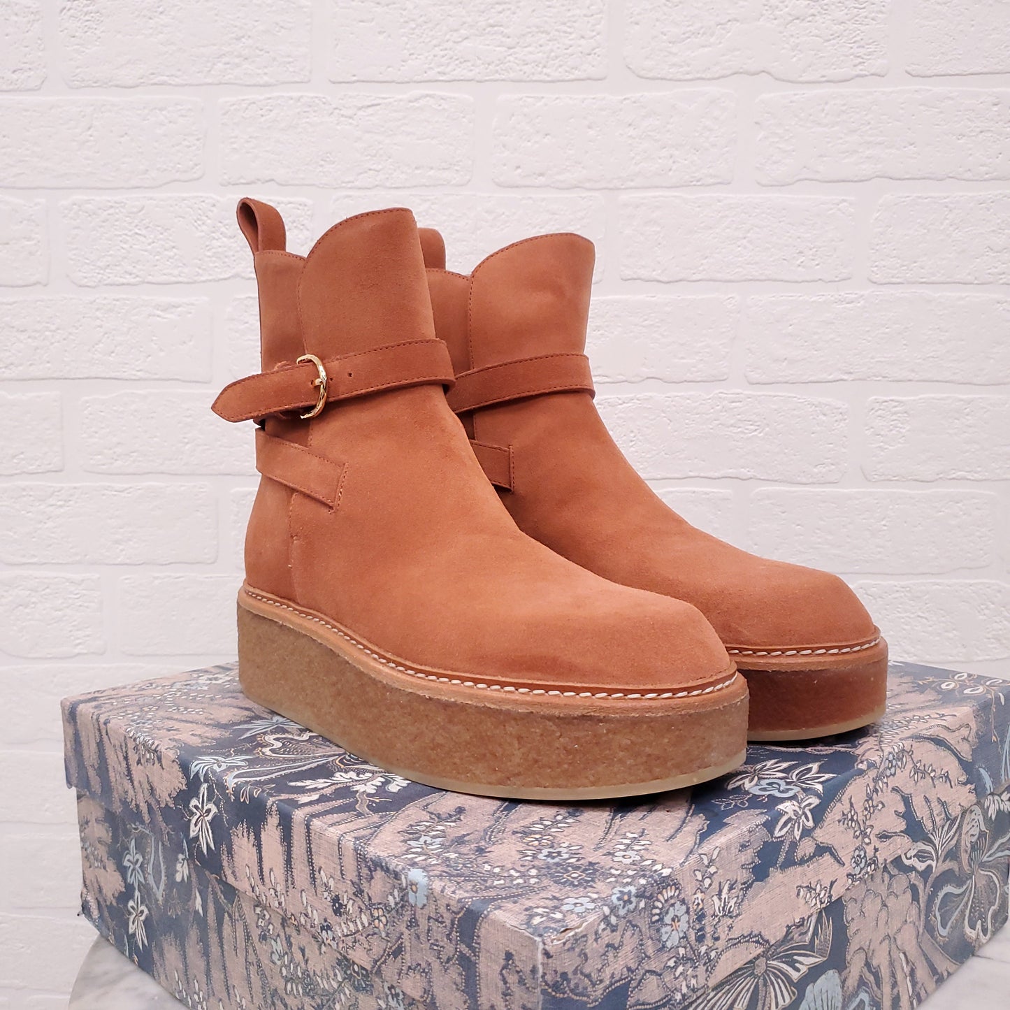 ULLA JOHNSON BURNT ORANGE SUEDE PLATFORM BOOTS WITH BUCKLE - SIZE 37