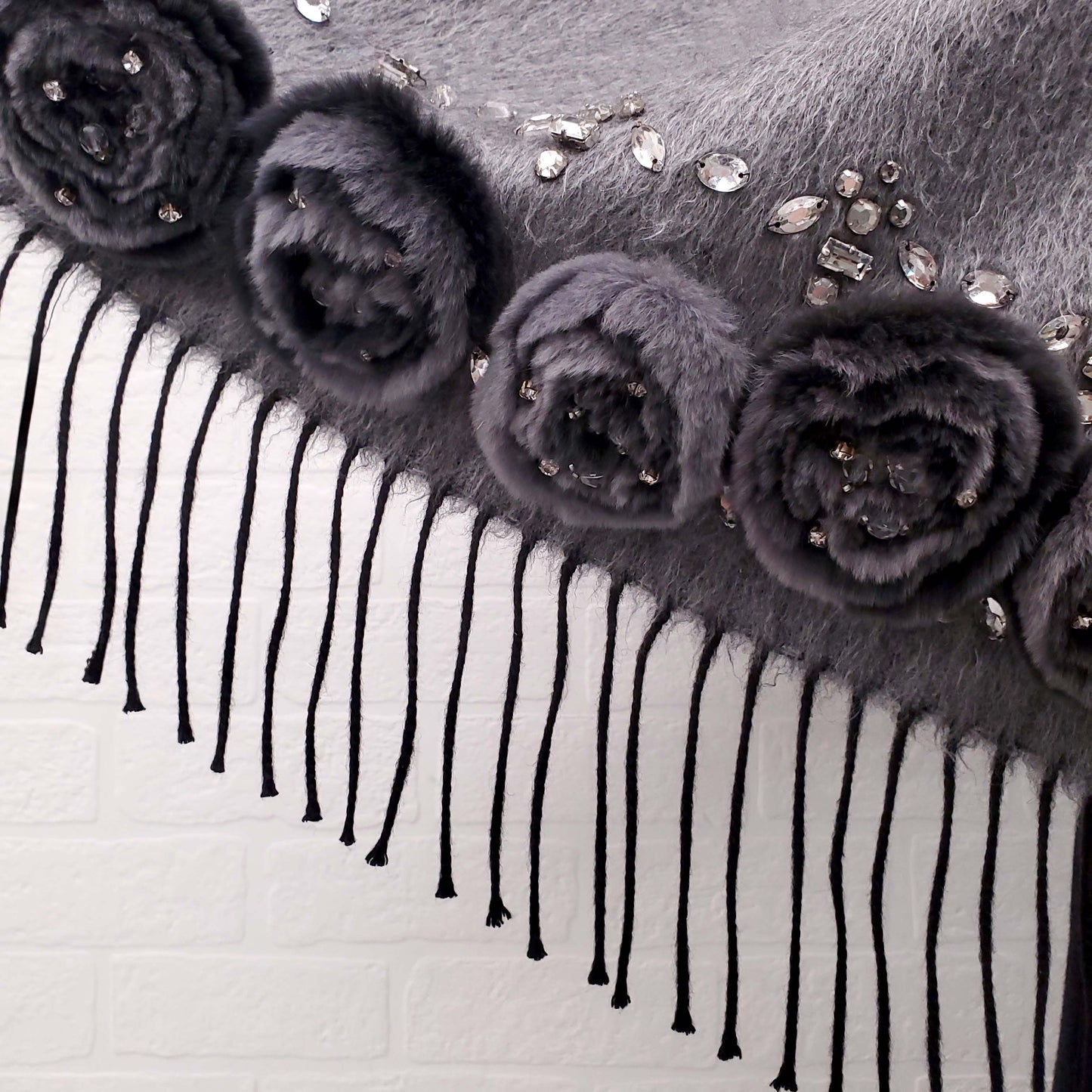 VALENTINO GREY SCARF WITH FUR FLOWERS