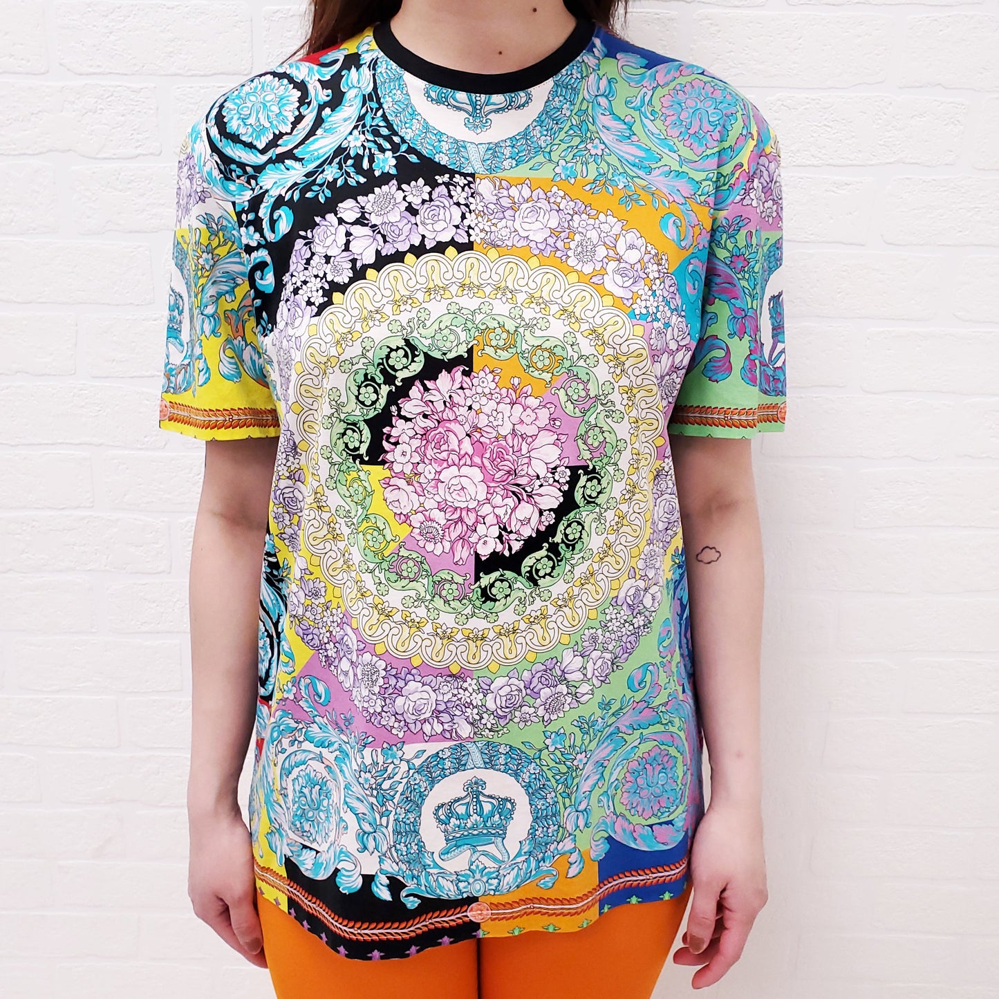 VERSACE LIMITED EDITION MULTI-COLOURED PRINTED T-SHIRT - SIZE 38